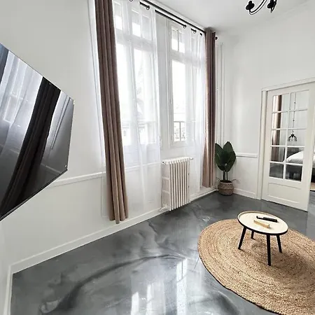 Elegant*epoxy*design&decor Apartment